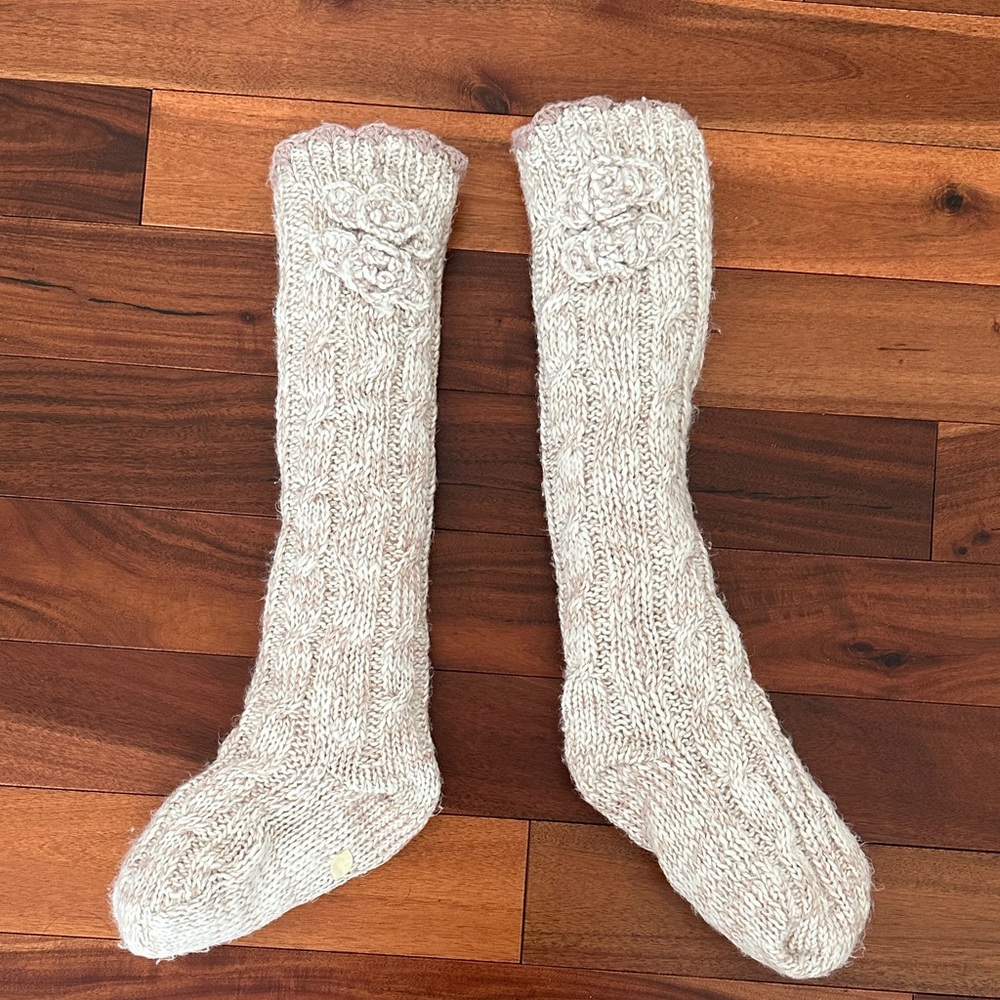 Knit Cream Knee-High Socks with Floral Detail
